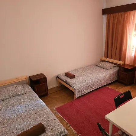 Charming D'Ourique 3-Bedroom Apartment With Private Balcony In Central Campo De Ourique, Lisbon * Lissabon